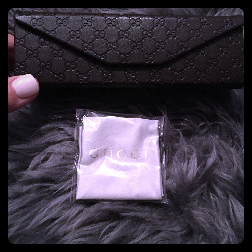 Gucci Sunglass Case & Cleaning Cloth